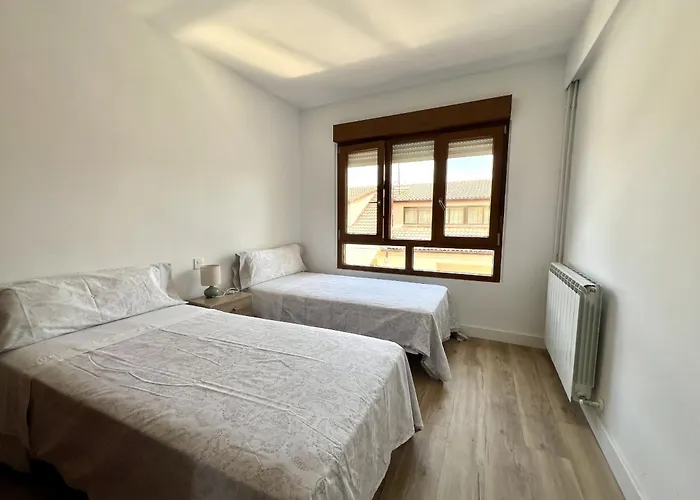 Baruhaus Duplex Piscina Y Parking Villamañán 2 Apartamento