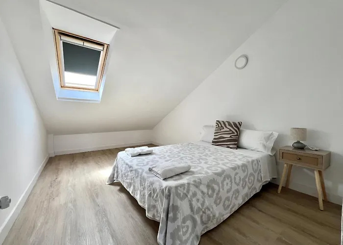 Apartamento Baruhaus Duplex Piscina Y Parking Villamañán 2 *